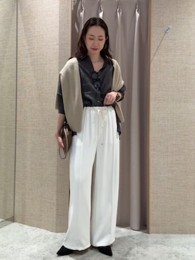 「Jena espace merveilleux(ジェナ エスパスメルヴェイユ)の【WEB限定カラー/リバイバル】バックシャーリングシャツ(シャツ/ブラウス、グレー系)」を使った、akane.mさん(レディース・162cm)の春コーディネート