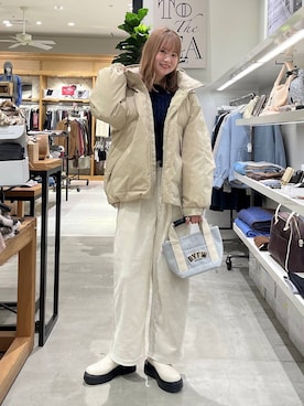 「BAYFLOW（ベイフロー）のアイテム（パンツ）」を使った、Haruneさん（レディース・167cm）の冬コーディネート