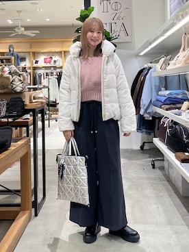 「BAYFLOW（ベイフロー）のアイテム（パンツ）」を使った、Haruneさん（レディース・167cm）の冬コーディネート