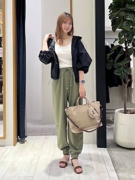 「BAYFLOW（ベイフロー）のアイテム（パンツ）」を使った、Haruneさん（レディース・167cm）の春コーディネート