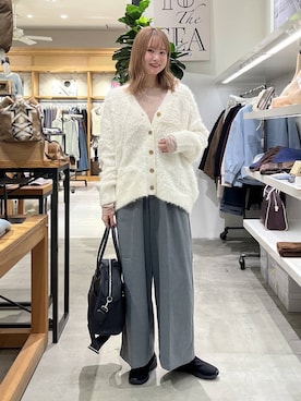 「BAYFLOW（ベイフロー）のアイテム（パンツ）」を使った、Haruneさん（レディース・167cm）の冬コーディネート