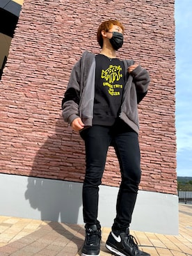 変な服で世界征服さんのコーディネート