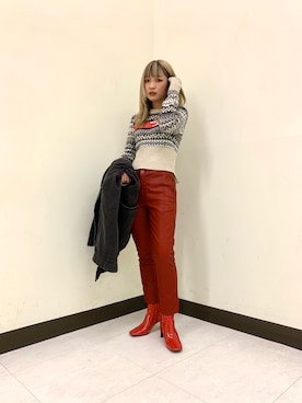 「アイテム（デニムパンツ、レッド系）」を使った、emikaさん（レディース・155cm）の冬コーディネート