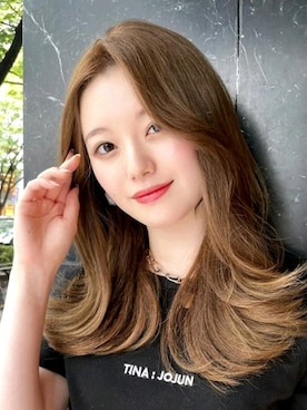 「刺繍」｜「アイテム（音楽/本・雑誌）」を使った、アイドル達のクローゼットさん（レディース・162cm）の秋コーディネート