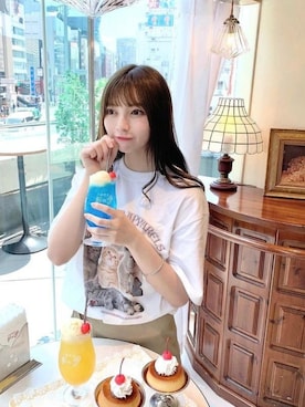 「アイテム（音楽/本・雑誌、グリーン系）」を使った、アイドル達のクローゼットさん（レディース・156cm）の秋コーディネート