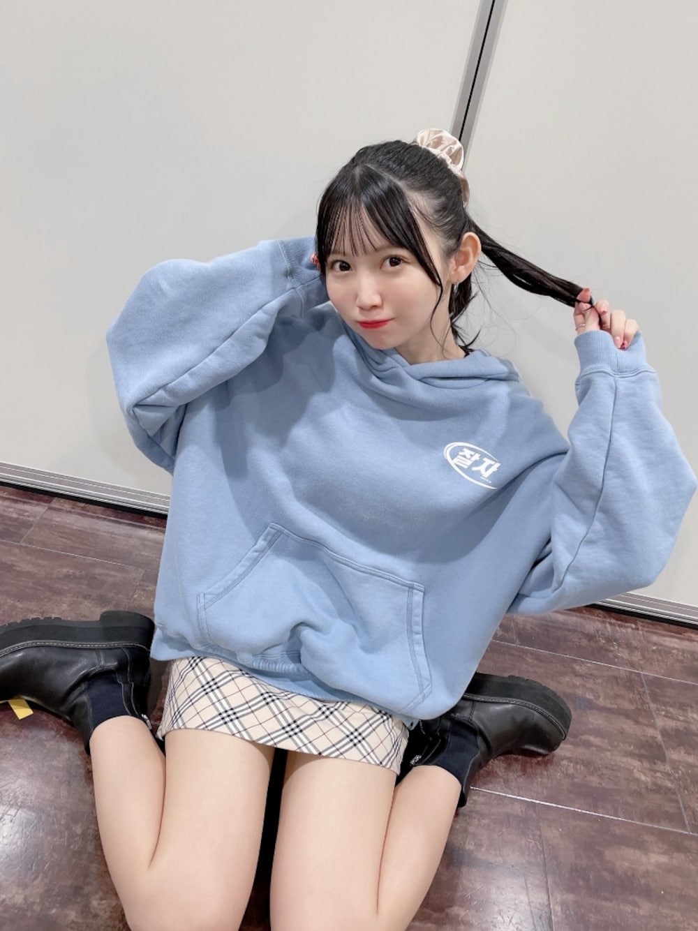 アイドル達のクローゼット｜PEKS CLUBのパーカーを使った