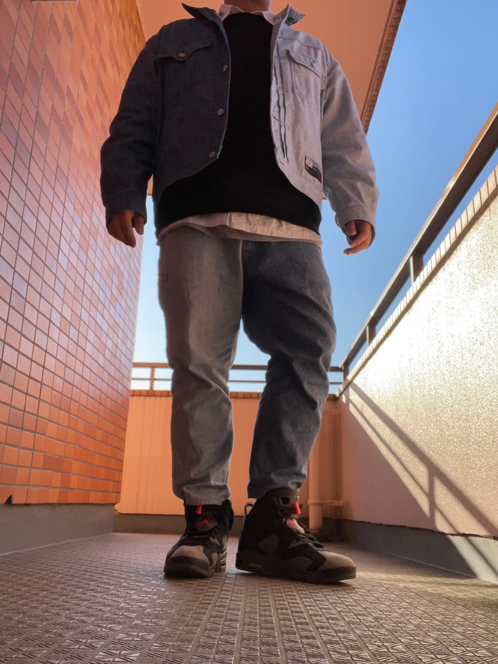 「UNIQLO、GU、H&M、MIHARAYASUHIRO、NIKE、AIR JORDAN、airjordan5、PSG、Paris Saint-Germain、JWANDERSON、ストリートMIX、プチプラ、SET UP」｜「NIKEのアイテム（スニーカー、ブラック系）」を使った、社畜戦隊おじさんズイエローさん（メンズ・176cm）の秋コーディネートの1枚目の写真