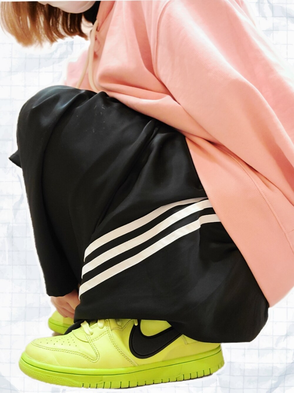 「スポーティ、ストリート、スニーカー、パーカー」｜「adidasのアイテム（スカート、ブラック系）」を使った、᯽𝔸𝕐𝔸𝕄𝔸ℝ𝕌᯽さん（レディース・157cm）の秋コーディネートの1枚目の写真