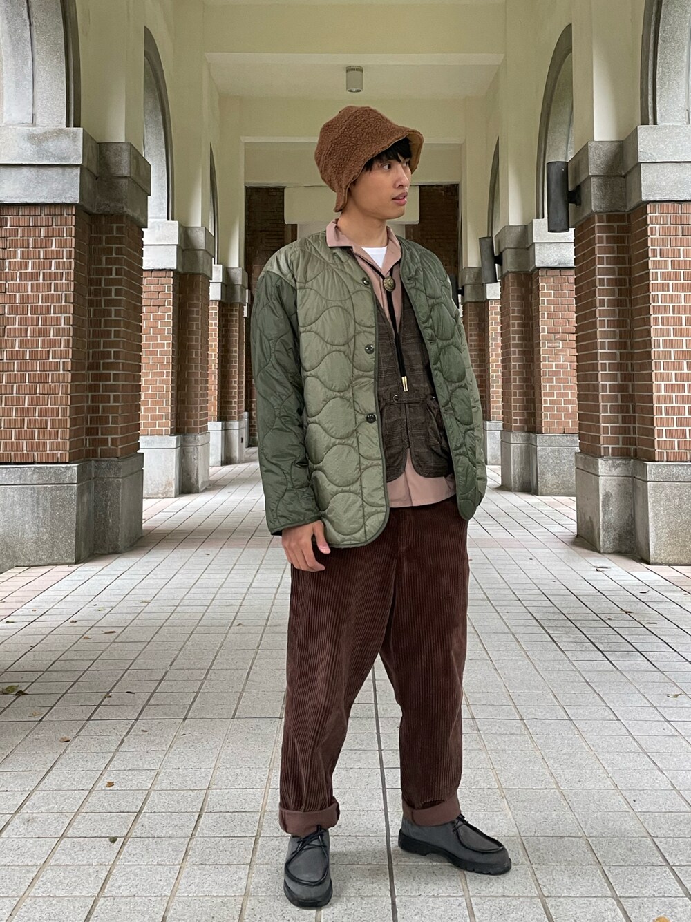 「ootd、fashion、daily look、streetstyle、今日のコーデ、今日の服、冬コーデ、古着MIX」｜「CA4LAのアイテム（キャップ、ブラウン系）」を使った、kb8526さん（メンズ・173cm）の春コーディネートの1枚目の写真