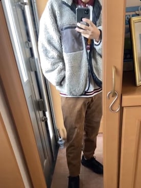 「UNIQLO（ユニクロ）のワイドフィットテーパードコーデュロイパンツ セットアップ可能（その他パンツ）」を使った、ょぇきゅんさん（メンズ・169cm）の冬コーディネート