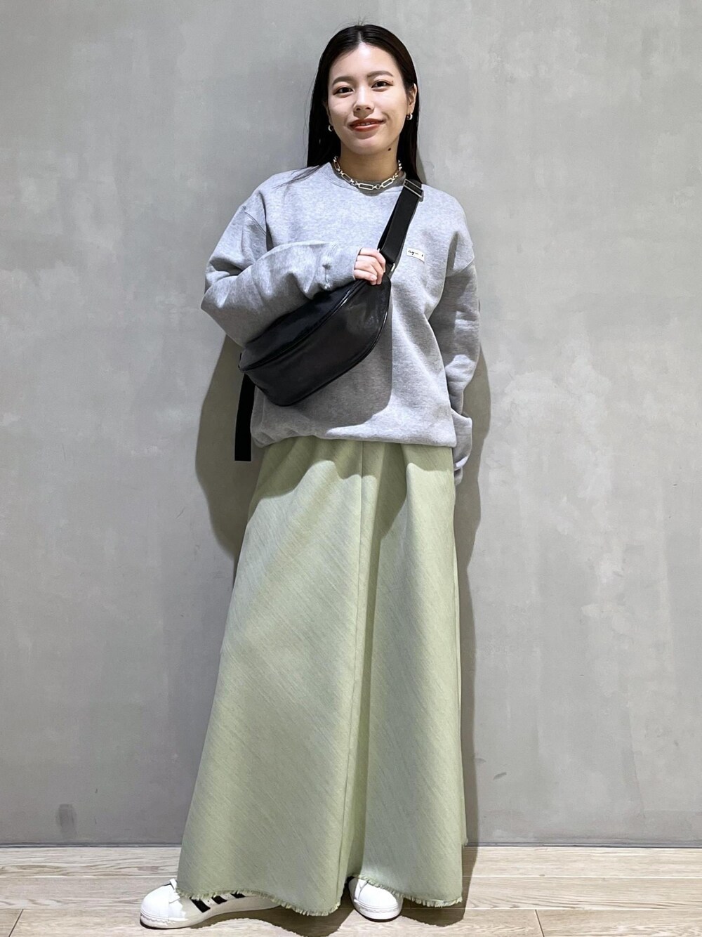 「バッグ、ショルダーバッグ、スニーカー、adidas、アディダス、アニエスベー、agnesb、別注、コラボ、ADAM ET ROPÉ、FEMME、SDGs、サステナブル、骨格ストレート、イエベ」｜「ADAM ET ROPE'の【LES BIJOUX】MIXチェーンネックレス（ネックレス、シルバー系）」を使った、adamtanakaさん（レディース・158cm）の冬コーディネートの1枚目の写真