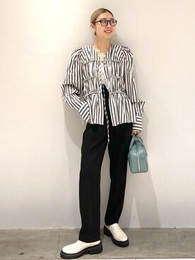 「ノーカラー」｜「アイテム（スラックス）」を使った、タナカサヤさん（レディース・157cm）の春コーディネート