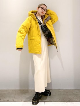 「仕事着」｜「アイテム（ダウンジャケット/コート）」を使った、タナカサヤさん（レディース・157cm）の冬コーディネート