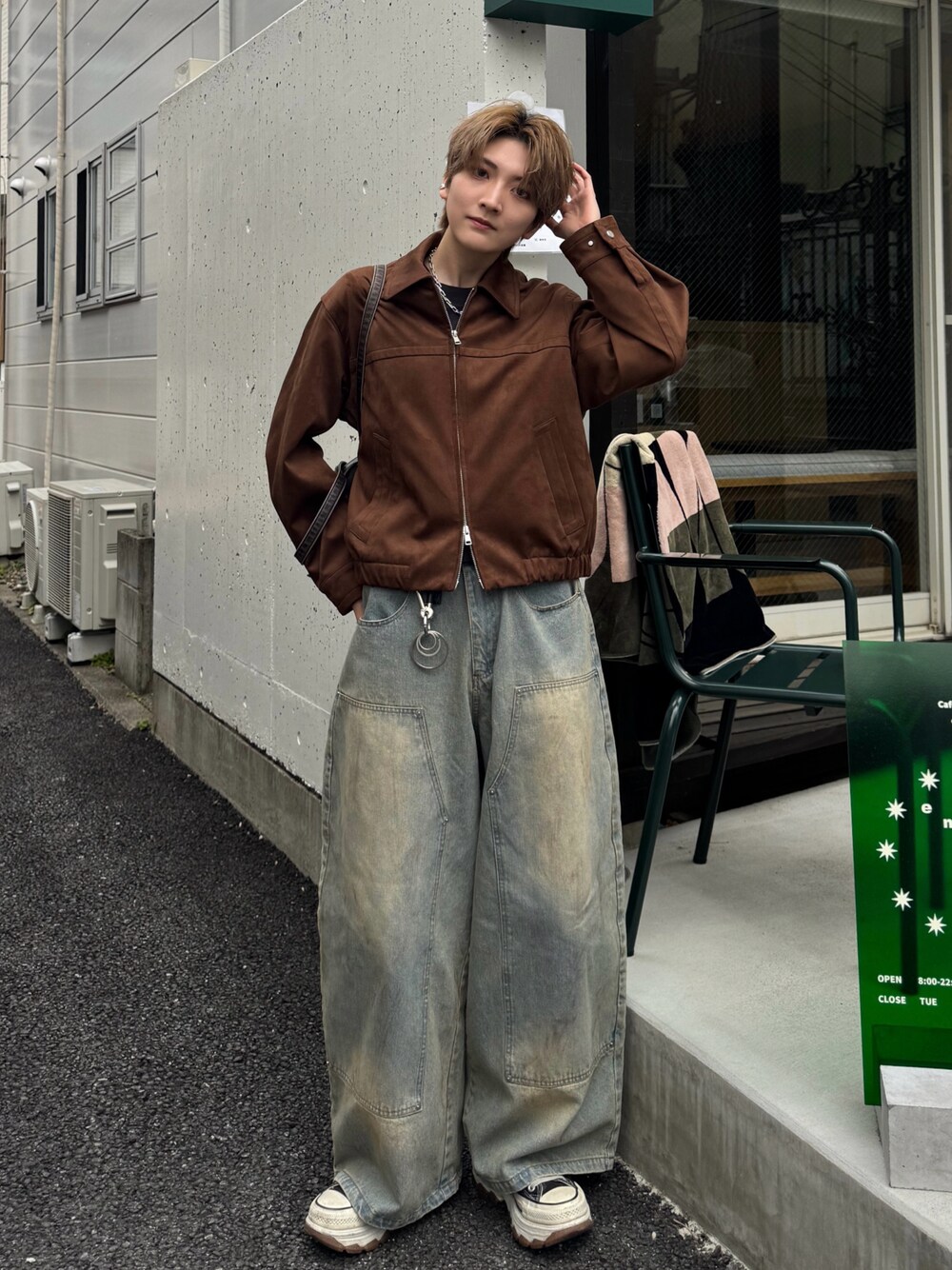 ARTIFICIAL GRAIN / FAUX SUEDE ZIP BLOUSONを使ったメンズ人気