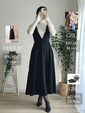 「DHOLIC（ディーホリック）のアイテム（ジャンパースカート、ブラック系）」を使った、miiさん（レディース・165cm）の冬コーディネート