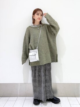 「アイテム（ネックレス、グレー系）」を使った、anyuさん（レディース・150cm）の秋コーディネート