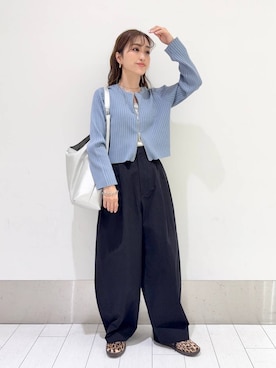 「アイテム（スラックス）」を使った、anyuさん（レディース・150cm）の春コーディネート