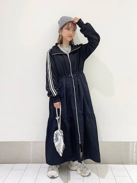 「アイテム（ニットキャップ/ビーニー、グレー系）」を使った、anyuさん（レディース・150cm）の冬コーディネート