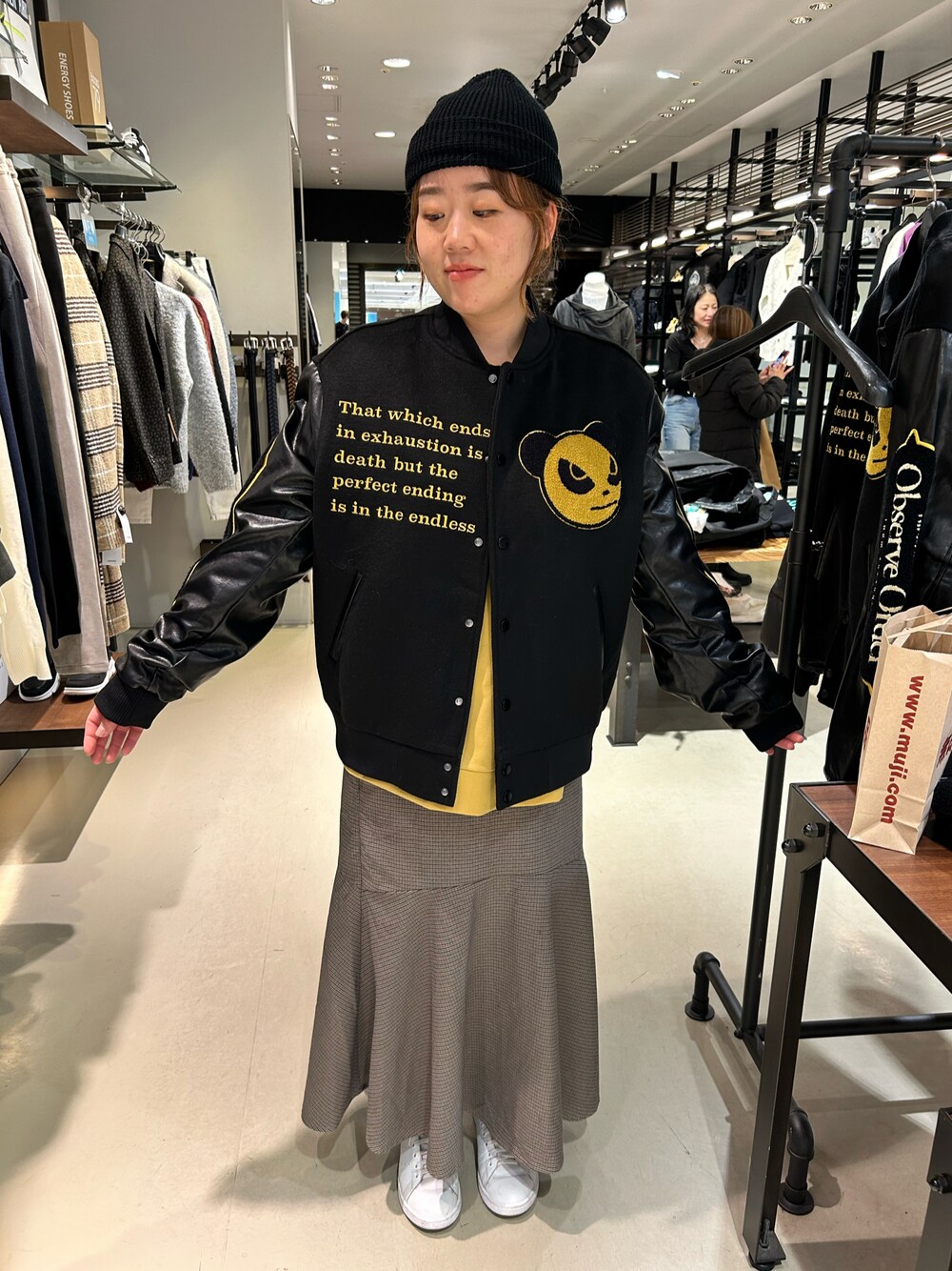 「冬のコーデ、着回しコーデ」｜「TRANSITIONのアイテム（MA-1、ブラック系）」を使った、AYUMIさん（レディース・160cm）の冬コーディネートの1枚目の写真