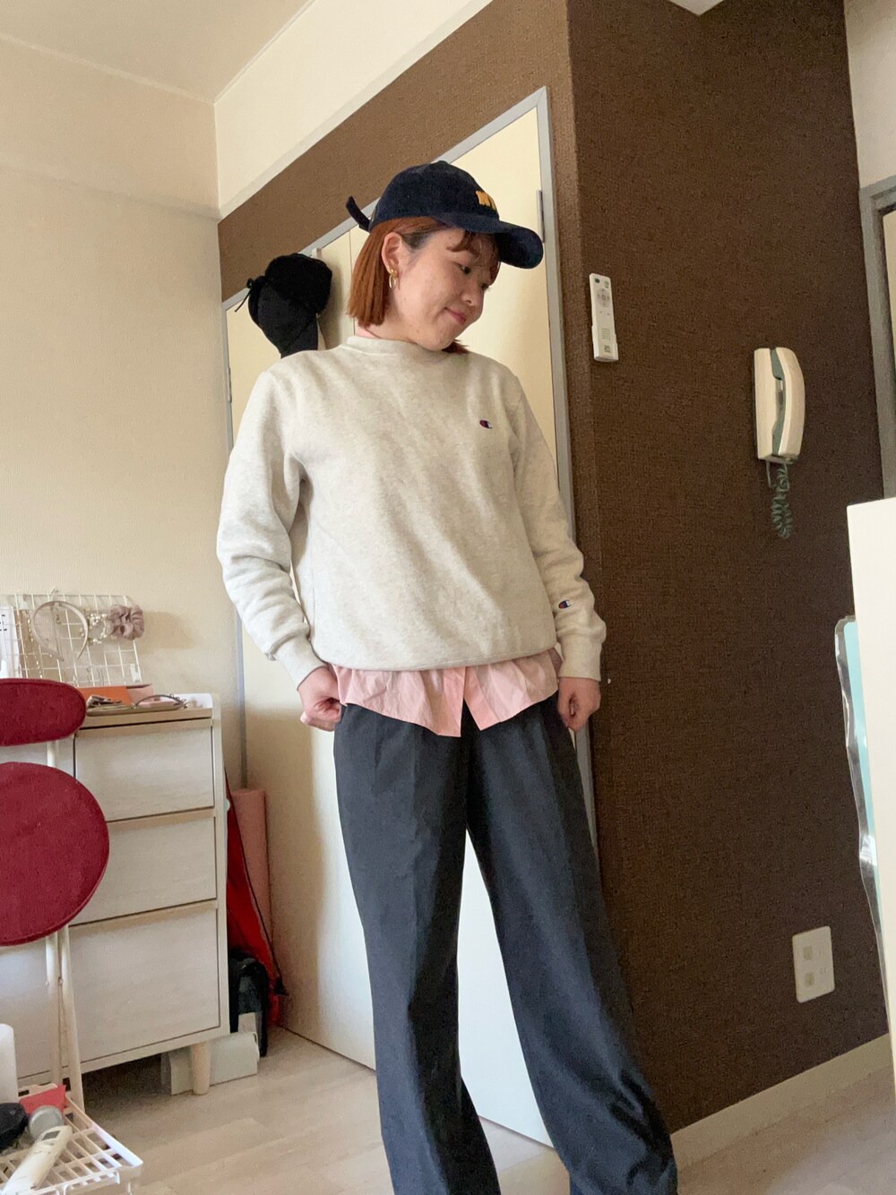「大人カジュアル」｜「UNIQLOのアイテム（チノパンツ、ブラック系）」を使った、AYUMIさん（レディース・159cm）の冬コーディネートの1枚目の写真