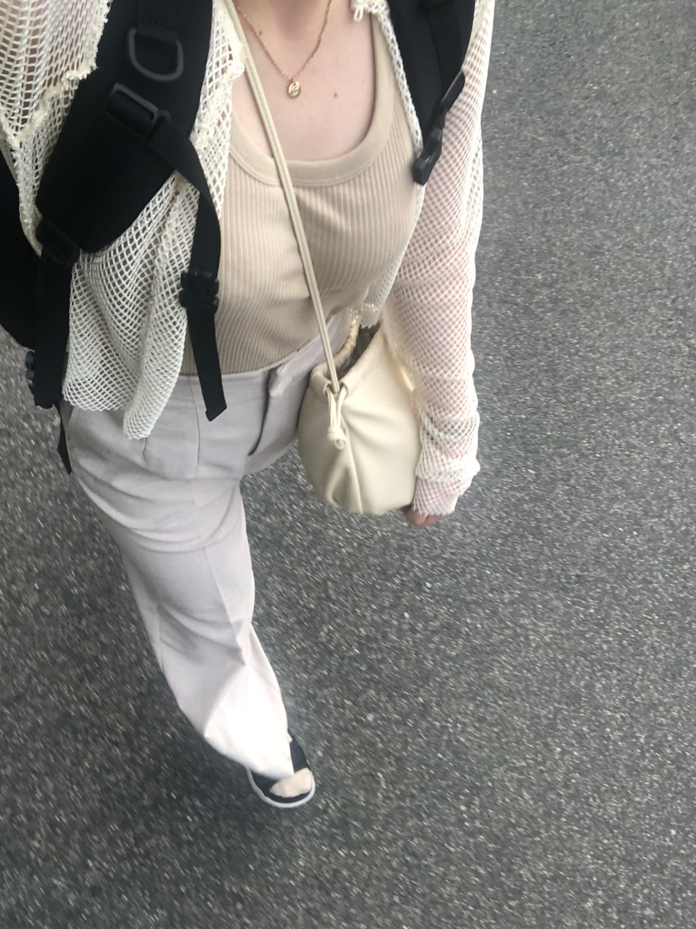 「ベージュコーデ」｜「SENSE OF PLACE by URBAN RESEARCHのアイテム（その他パンツ、ベージュ系）」を使った、AYUMIさん（レディース・161cm）の夏コーディネートの1枚目の写真