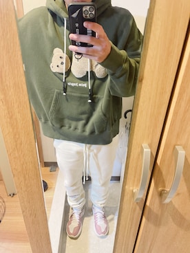 「FOG ESSENTIALS（エフオージーエッセンシャルズ）のアイテム（スウェットパンツ、ホワイト系）」を使った、kazuさん（メンズ・168cm）の秋コーディネート
