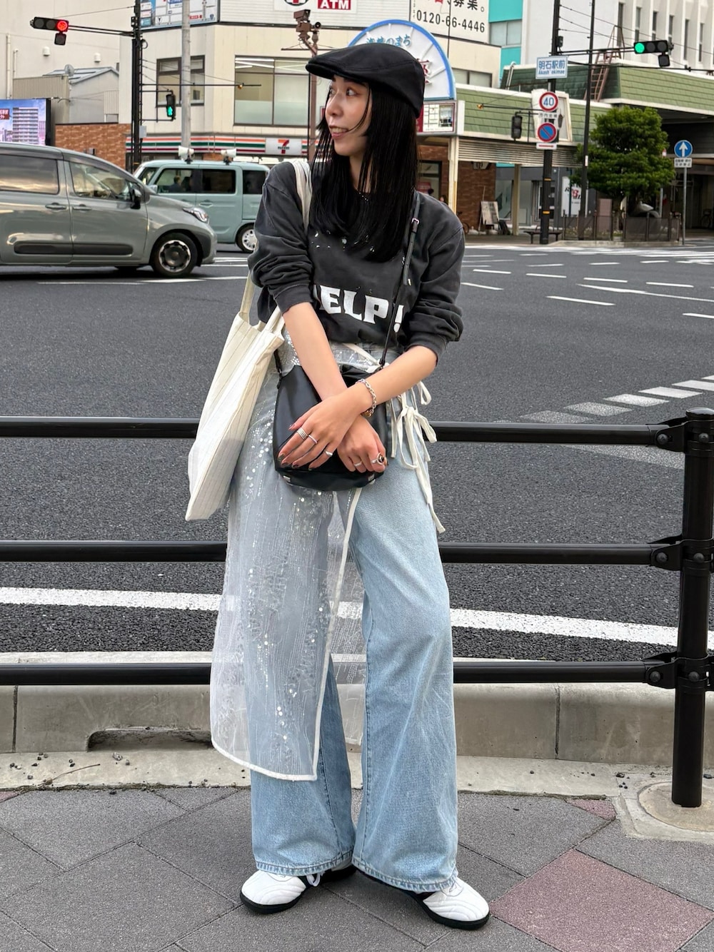 「やっぱり帽子が好き、アメカジ、デニム、スニーカー、シンプルコーデ、ロゴT、きれいめカジュアル、休日スタイル、春コーデ、韓国ファッション、いいね、save、フォローお願いします🤑、ハンチング、レイヤードスタイル、Tシャツ、ロンT」｜「Ungridのリネン混ハンチング（ハンチング/ベレー帽、ブラック系）」を使った、ryoさん（レディース・160cm）の春コーディネートの1枚目の写真