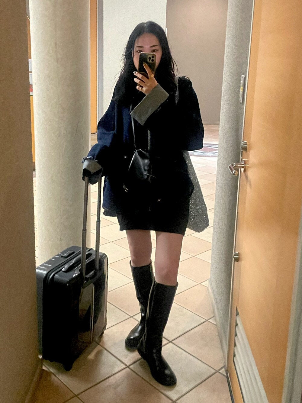 「デニム、gジャン、ミニスカート、シンプルコーデ、韓国ファッション、ロングブーツ、いいね、save、フォローお願いします🤑、モード、秋コーデ、きれいめカジュアル、休日スタイル、休日コーデ、今日のコーデ、デニムジャケット、スカート」｜「Knuth Marfの【Knuth Marf/クヌースマーフ】denim over shirt jacket/デニムオーバーシャツジャケット（デニムジャケット、ブルー系）」を使った、ryoさん（レディース・160cm）の秋コーディネートの1枚目の写真