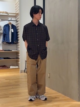 「FORK&SPOON（フォークアンドスプーン）のFORK&SPOON 　クリンクルワイドパンツ（その他パンツ、ベージュ系）」を使った、スズキさん（メンズ・165cm）の春コーディネート