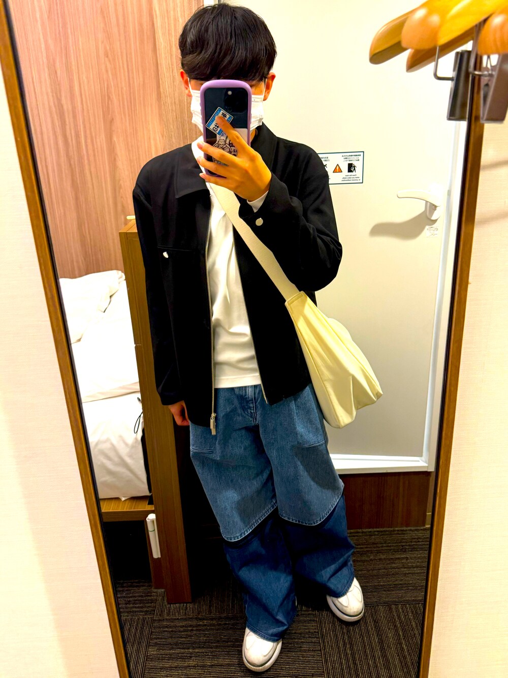 「春のおしゃ見えテクニック、メンズファッション、スニーカー、お洒落さんとつながりたい、低身長男子、デニム、ストリートコーデ、初投稿」｜「PUBLIC TOKYOのアイテム（ブルゾン、ブラック系）」を使った、yotaro071さん（メンズ・165cm）の春コーディネートの1枚目の写真