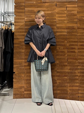 「KBF（ケイビーエフ）のランダムタックハーフスリーブシャツ（シャツ/ブラウス、ブルー系）」を使った、nagisaさん（レディース・154cm）の夏コーディネート