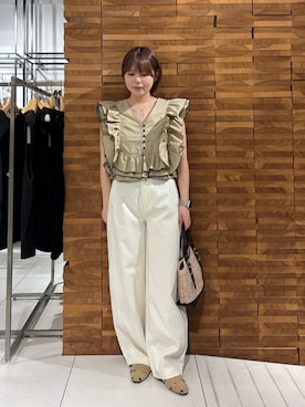 「KBF（ケイビーエフ）の2WAYバイカラーフリルブラウス（シャツ/ブラウス、ベージュ系）」を使った、nagisaさん（レディース・154cm）の春コーディネート