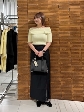 「SENSE OF PLACE by URBAN RESEARCH（センスオブプレイスバイアーバンリサーチ）のジップスリットアイラインスカート（スカート、ブラック系）」を使った、nagisaさん（レディース・154cm）の春コーディネート