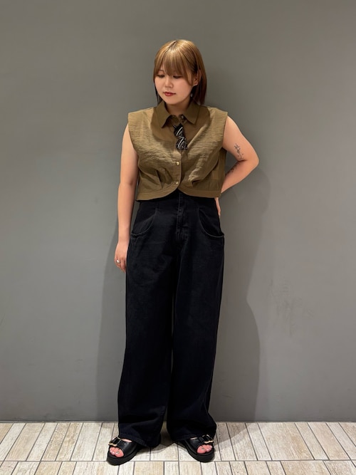 ショルダータックコンパクトシャツ