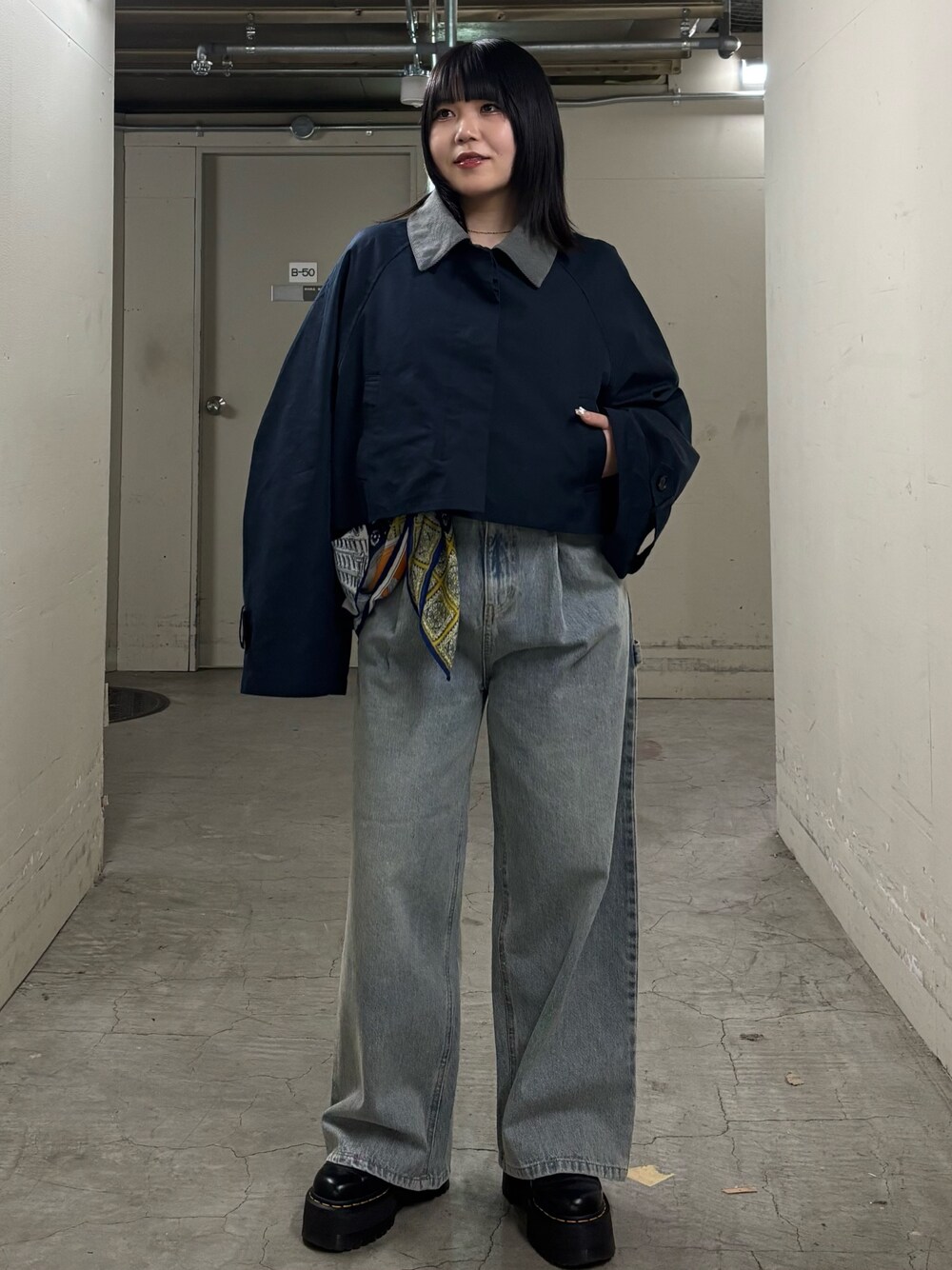 「シンプル、大人コーデ、今日のコーデ、デニム、ootd、春、ジャケット、シンプルコーデ、カジュアル、カジュアルコーデ、オトナカジュアル、おしゃれさんと繋がりたい、きれいめカジュアル、骨格ストレート、KBF」｜「KBFのBACKフレアショートジャケット（その他アウター、ブルー系）」を使った、nagisaさん（骨格ストレート・レディース・153cm）の冬コーディネートの1枚目の写真