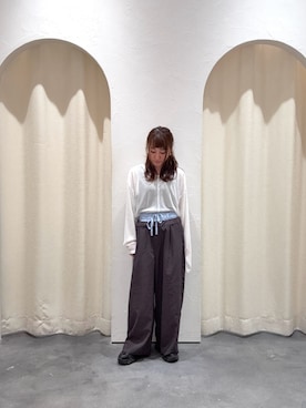 「CIAOPANIC TYPY（チャオパニックティピー）の【3サイズ展開】ダブルウエストワイドイージースラックス（スラックス、グレー系）」を使った、yuu さん（レディース・148cm）の春コーディネート