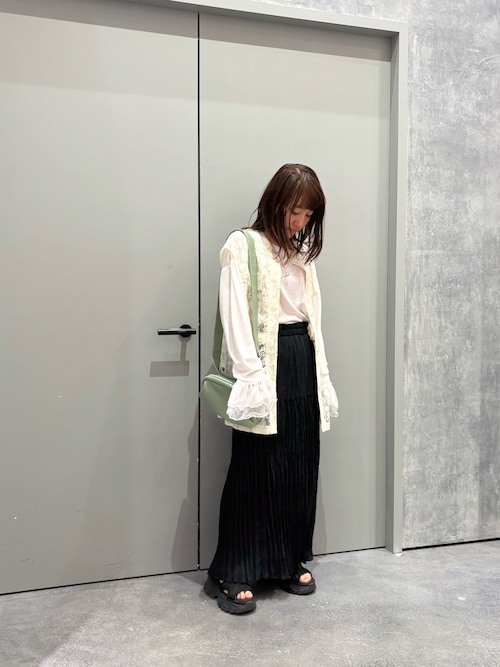 レースミリタリーベスト