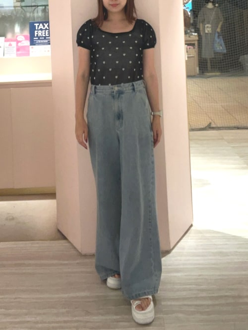 カルナムール　バックリボンデニムパンツ CALNAMUR（カルナムール）の「バックリボンデニムパンツ（デニム