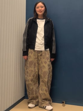 「adidas（アディダス）のアイテム（Tシャツ/カットソー）」を使った、myさん（レディース・158cm）の冬コーディネート