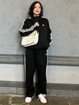 「サンバ」｜「アイテム（スウェットパンツ）」を使った、myさん（レディース・158cm）の冬コーディネート