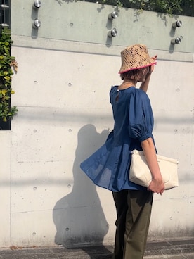 「アイテム（クラッチバッグ）」を使った、吉田歩美さん（レディース・174cm・30代）の春コーディネート