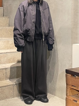 「Toironier（トワロニエ）のToironier/トワロニエ/2tuck Sweat Pants（その他パンツ、グレー系）」を使った、平岩悠人　吾亦紅さん（メンズ・176cm）の春コーディネート