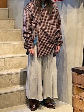 「Toironier（トワロニエ）のToironier/トワロニエ/CHECK ASYMMETRY SHIRTS（シャツ/ブラウス、ブルー系）」を使った、平岩悠人　吾亦紅さん（メンズ・176cm）の冬コーディネート
