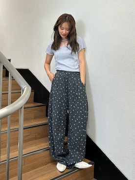 「Ungrid（アングリッド）のポインテッドトゥフラットシューズ（パンプス、ホワイト系）」を使った、小島菜緒さん（レディース・155cm）の夏コーディネート