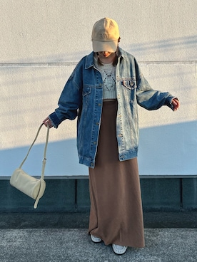 「アイテム（デニムジャケット）」を使った、小島菜緒さん（レディース・155cm）の夏コーディネート