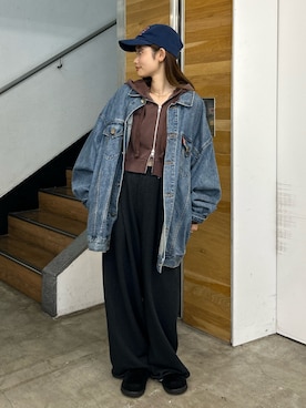 「アイテム（スリッポン）」を使った、小島菜緒さん（レディース・155cm）の秋コーディネート