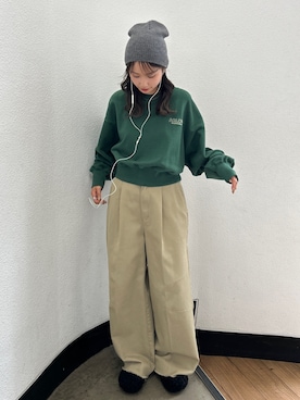 「アイテム（スリッポン）」を使った、小島菜緒さん（レディース・155cm）の秋コーディネート