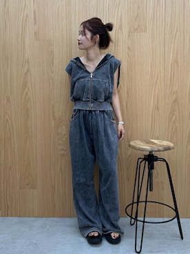 「アイテム（パーカー）」を使った、小島菜緒さん（レディース・155cm）の夏コーディネート