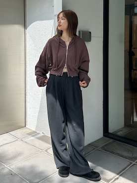 「Ungrid（アングリッド）のダブルジップヴィンテージショートパーカー（パーカー）」を使った、小島菜緒さん（レディース・155cm）の秋コーディネート