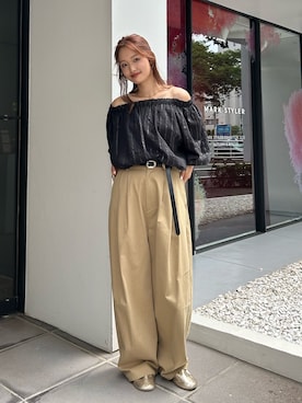 「オフショルブラウス」｜小島菜緒さん（レディース・155cm）の夏コーディネート